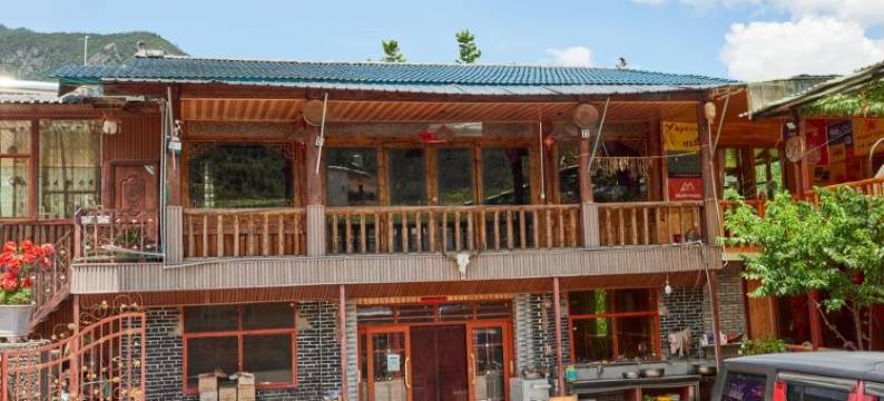 雪山阁客栈(东环线1号分店)图片