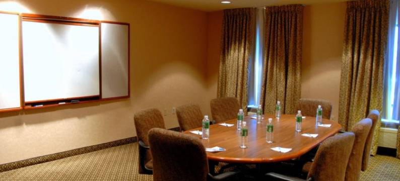 Staybridge Suites 阿伦敦伯利恒机场 by IHG(Staybridge Suites ALLENTOWN BETHLEHEM AIRPORT by IHG)图片