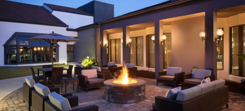 伯明翰荷姆伍德万怡酒店(Courtyard Birmingham Homewood)图片