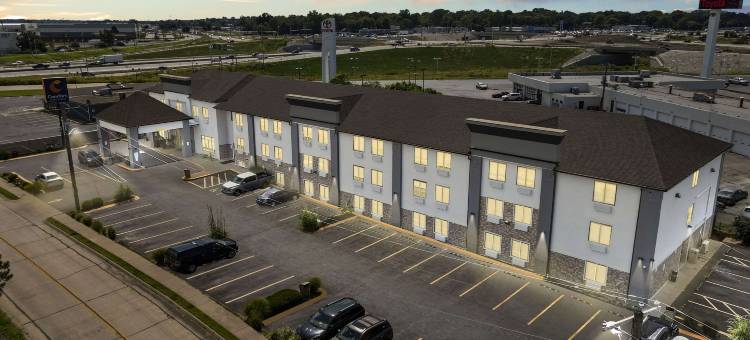 圣路易斯 - 黑泽尔伍德舒适套房酒店(Comfort Inn & Suites St Louis-Hazelwood)图片