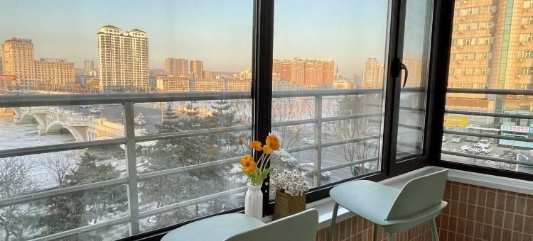 安宁榻榻米房大床房延大网红墙民宿(站前街分店)图片