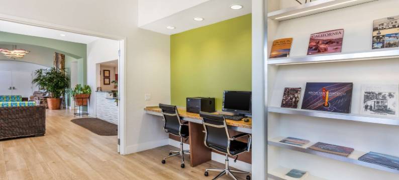 开普拓拉阿贝斯特韦斯特优质套房酒店(Best Western Plus Capitola by-The-Sea Inn  Suites)图片