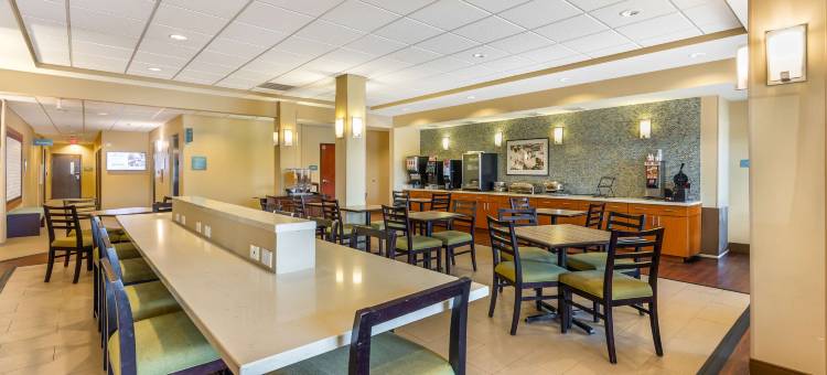 塔斯坎比亚沙洲贝斯特韦斯特优质套房酒店(Best Western Plus Tuscumbia/Muscle Shoals Hotel  Suites)图片