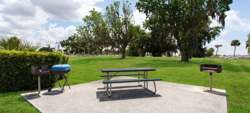 奥基乔比湖温德姆Travelodge套房酒店(Travelodge Suites by Wyndham Lake Okeechobee)图片