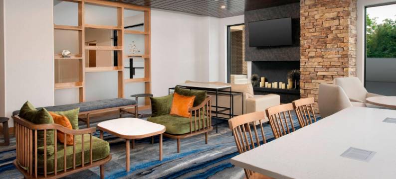 万枫酒店及套房亚历山德里亚西区/马克中心(Fairfield Inn & Suites Alexandria West/Mark Center)图片