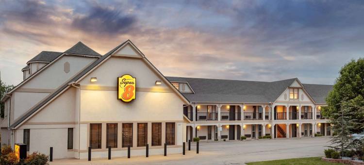 穆尔城温德姆速8酒店(Super 8 by Wyndham City of Moore)图片