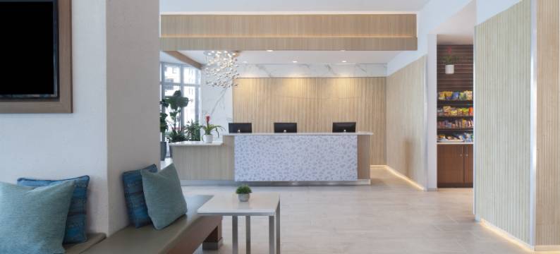 萨拉索塔希尔顿安泊酒店(Embassy Suites by Hilton Sarasota)图片