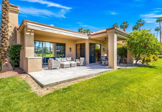 Beautiful Condo with Mountain & Sunset Views! Access to Tennis Courts & Pools! Hotel Overview