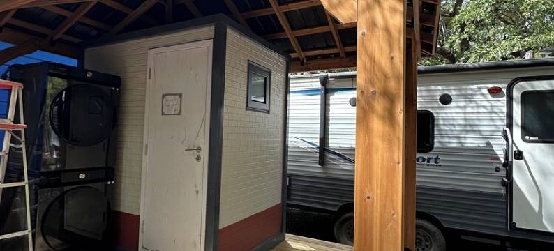 Angeltom Cabin & RV:20 Acre Woods - >16 pip + Jacuzzi + treehouse + UTV + 2ponds图片