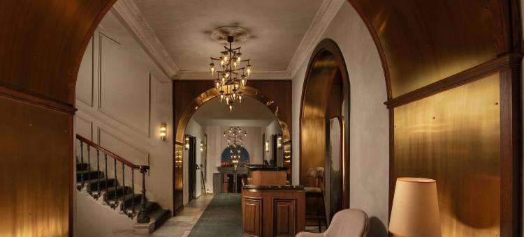 佩拉阿达汉德卡蒙多-傲途格精选(Adahan DeCamondo Pera, Autograph Collection)图片