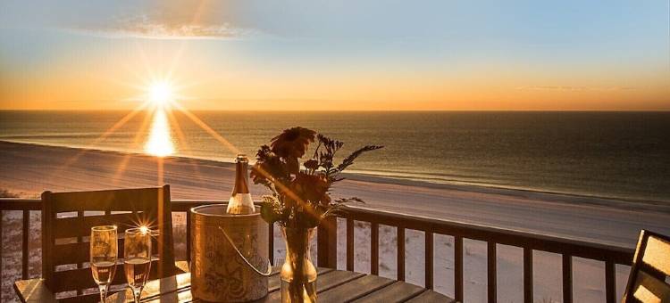 Upgrades Galore! STUNNING Views, Steps to the Sand & Short Walk to FLORA-BAMA!!图片