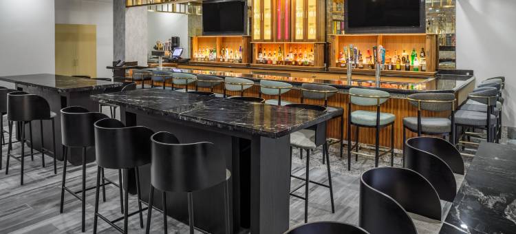萨拉索塔布雷登顿机场希尔顿逸林酒店(DoubleTree by Hilton Sarasota Bradenton Airport)图片