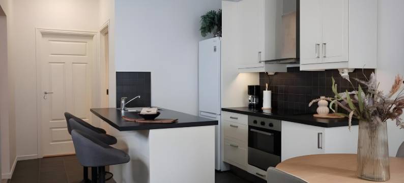 位于布罗松德中心！设备齐全的三卧室公寓(In the Heart of Brosundet! Fully equipped 3 Bed Room Ap)图片