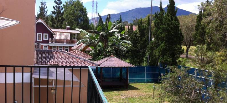 武吉大劳洛特-加龙省 13 号别墅酒店(Villa Bukit Danau Lot 13)图片