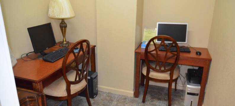 滨水酒店和会议中心(Edgewater Hotel and Conference Center)图片