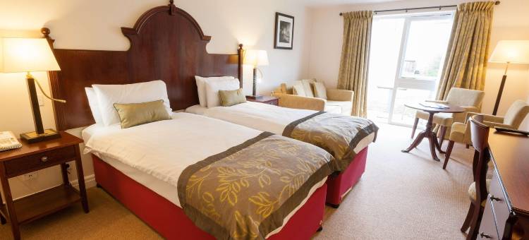 德威尔托特沃斯庄园(De Vere Tortworth Court)图片