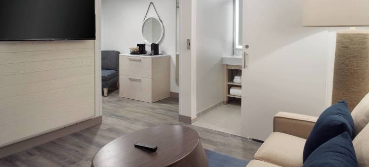 迈阿密科科纳特格罗夫万怡酒店(Courtyard by Marriott Miami Coconut Grove)图片