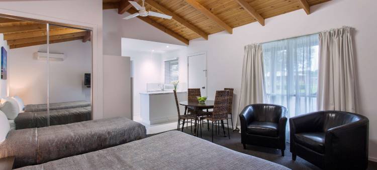 克罗尼尔乡村贝斯特韦斯特汽车旅馆(Best Western Colonial Village Motel)图片