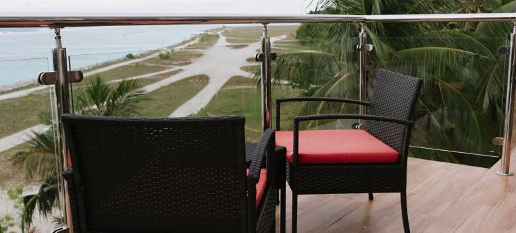 礁石边缘图鲁斯胡酒店(Reef Edge Thulusdhoo, Maldives)图片