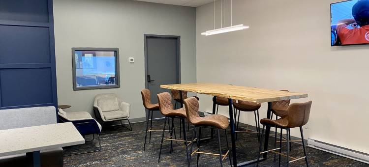 温尼伯西温德姆豪生酒店(Howard Johnson by Wyndham Winnipeg West)图片