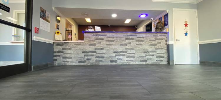 温妮温德姆戴斯套房酒店(Days Inn & Suites by Wyndham Winnie)图片