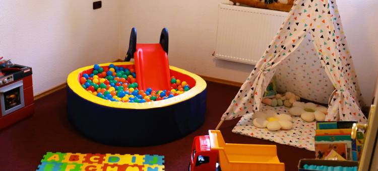 施瓦尔兹罗斯餐厅酒店(Schwarzes Ross Hotel & Restaurant Oberwiesenthal)图片