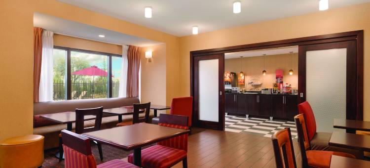 哥伦布国际机场希尔顿欢朋酒店(Hampton Inn Columbus-International Airport)图片