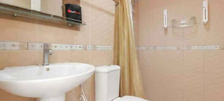红门酒店-靠近UPH卡拉瓦奇2(RedDoorz Near Uph Karawaci 2)图片