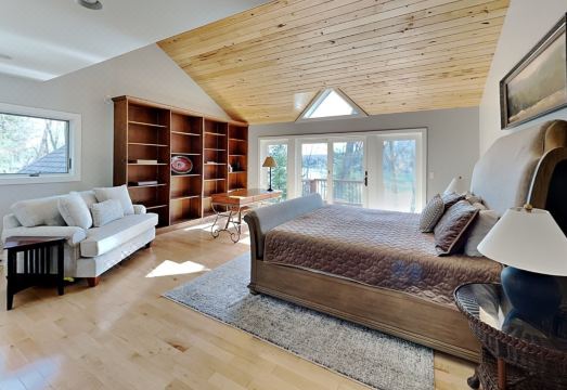 Seek A Sunset Hotel Overview