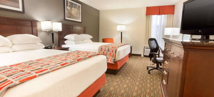 圣路易斯机场德鲁里套房酒店(Drury Inn & Suites St. Louis Airport)图片
