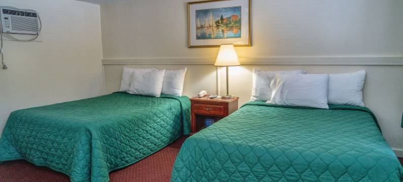 惠提尔山汽车旅馆(Mount Whittier Motel)图片