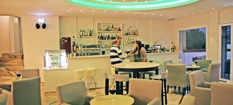 萨莫斯湾加戈海滩酒店(Samos Bay Hotel by Gagou Beach)图片