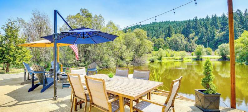 俄勒冈南部小屋：带火坑和私人池塘！(Private Pond and Dock! Cozy Cabin in Southern Oregon)图片