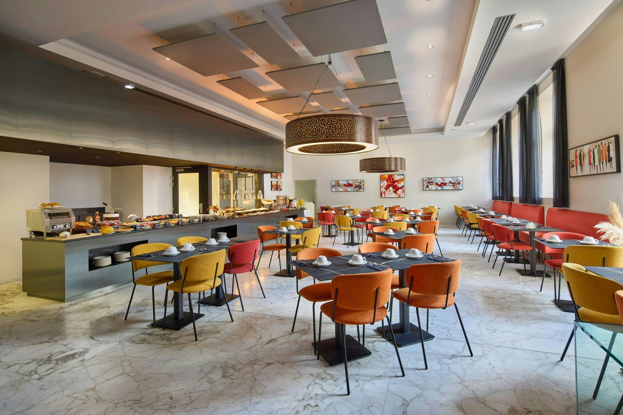 Hotel de Bourgtheroulde, Autograph Collection Over view