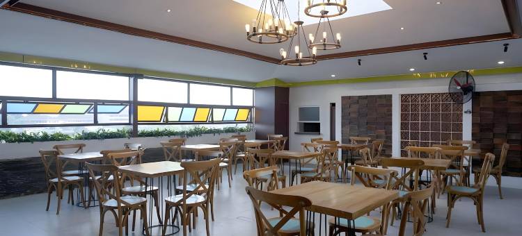 桑斯维布斯酒店格兰德奥玛萨斯特罗格加扬(Sans Vibes Hotel Grand Omah Sastro Gejayan)图片