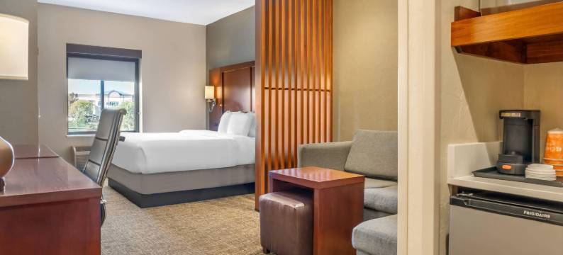 辛辛那提南部弗洛伦斯舒适套房酒店(Comfort Suites Florence - Cincinnati South)图片