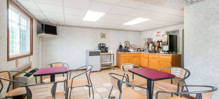 汉考克速8酒店(Super 8 by Wyndham Hancock MD)图片