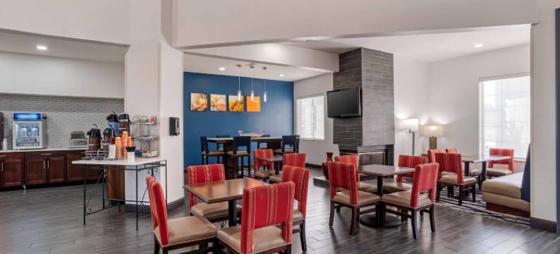 哈蒂斯堡大学附近的舒适套房酒店(Comfort Suites Hattiesburg Near University)图片