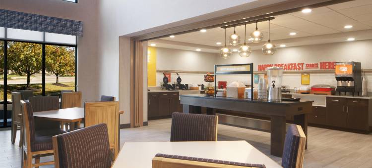 克利夫兰曼图尔欢朋套房酒店(Hampton Inn & Suites Cleveland-Mentor)图片