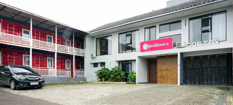 红门酒店普拉斯-近伦邦公园及动物园(RedDoorz Plus Near Lembang Park & Zoo)图片