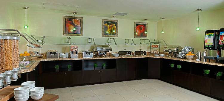 圣彼得堡金银岛居家酒店(Residence Inn St. Petersburg Treasure Island)图片