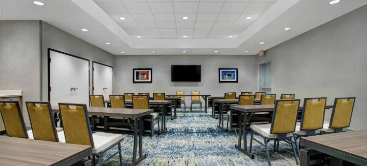 马里奥特凤凰城格兰岱尔运动和娱乐区TownePlace Suites 酒店套房(TownePlace Suites Phoenix Glendale Sports & Entertainment District)图片