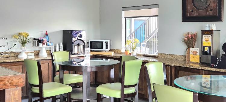 冈萨雷斯温德姆戴斯套房酒店(Days Inn & Suites by Wyndham Gonzales TX)图片