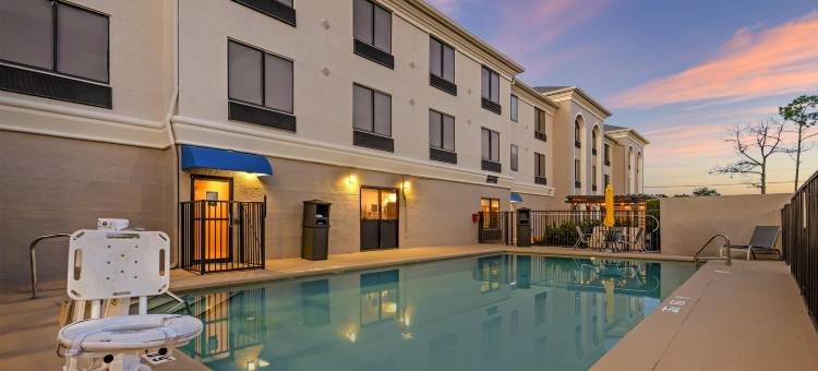 贝斯特韦斯特优质酒店奥兰多东 - 中弗罗里达大学地区(Best Western Plus Orlando East- UCF Area)图片