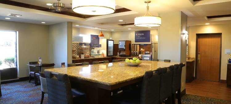 智选假日套房酒店克利夫兰(Holiday Inn Express & Suites Cleveland)图片