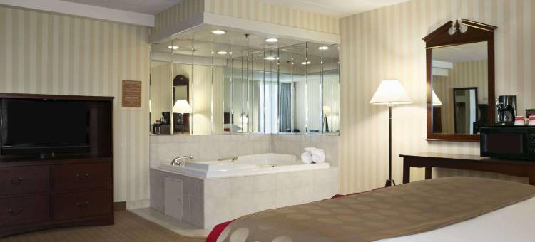 格林斯堡(Ramada by Wyndham Greensburg Hotel & Conference Center)图片