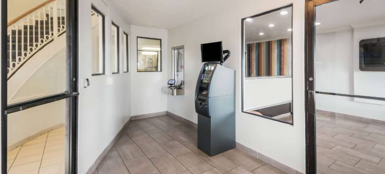 Studio 6 拉雷多，德克萨斯州 - 北部 I-35(Studio 6 Laredo, TX - North I 35)图片