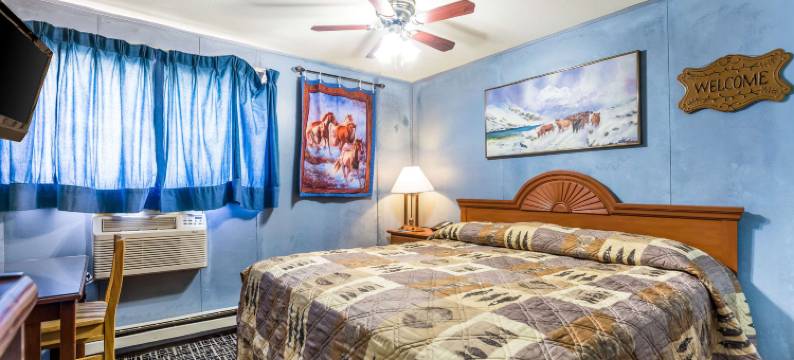 比格沃特羚羊峡谷罗德威套房酒店(Rodeway Inn & Suites Big Water - Antelope Canyon)图片