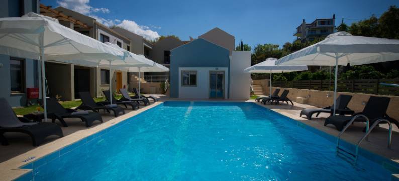 曼提尼亚湾酒店(Mantinia Bay Hotel)图片