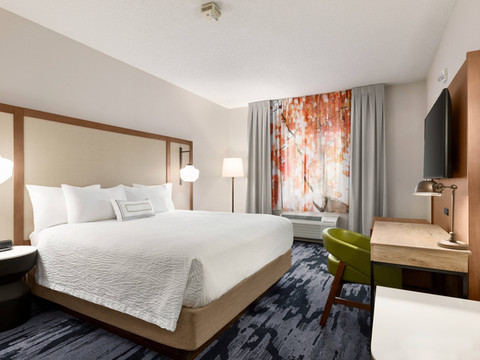 伊利米尔克里克购物中心万枫酒店